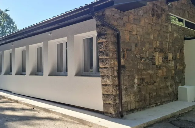 Rekonstrukcija i opremanje objekata za smještaj