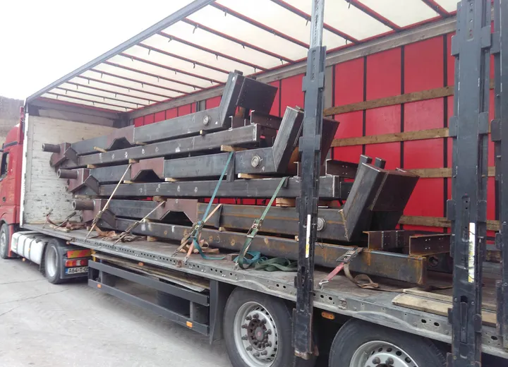Metal chassis and transport assembly